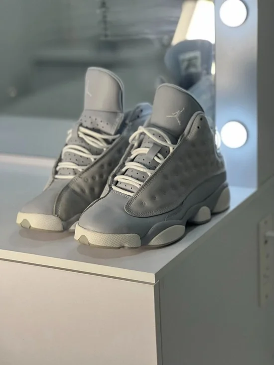 Air Jordan 13 Retro Grey Size 5.5Y / Women’s 7 – Excellent Condition - Picture 3 of 3